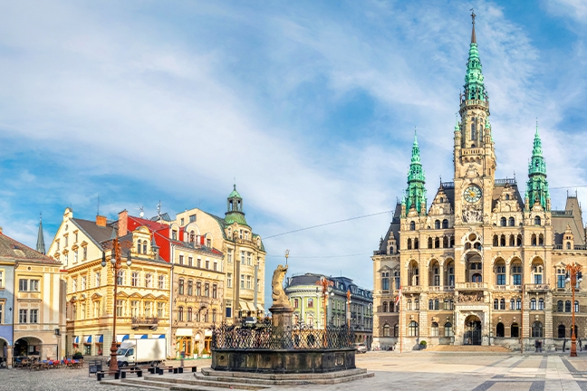 Města, obce a státní správa