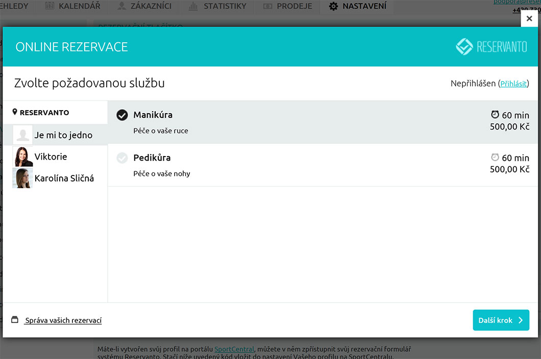 Zákazník vybírá z nabídky služeb, a také konkrétní manikérku/pedikérku.